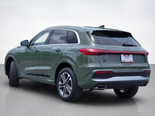 Green 2026 Audi Q5