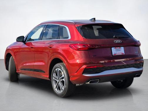 Grenadier Red Metallic 2025 Audi Q5 2.0T quattro Premium