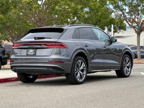 Samurai Gray Metallic 2023 Audi Q8 55 Premium