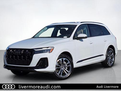 2026 Audi Q7 45 Premium Plus