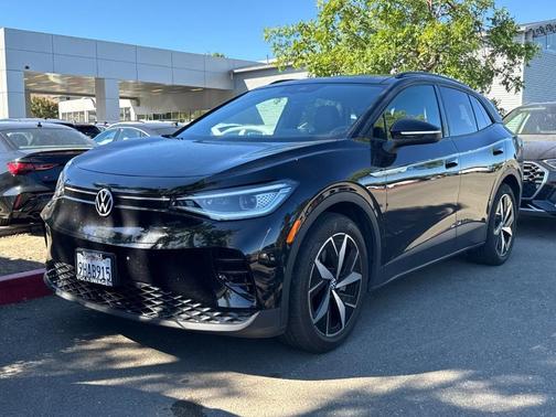 Deep Black Pearl Effect 2023 Volkswagen ID.4 S