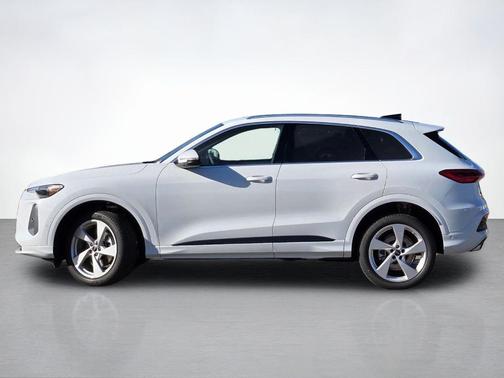 Glacier White Metallic 2025 Audi Q5 2.0T quattro Premium