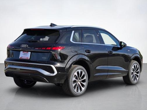 2026 Audi Q3 S line