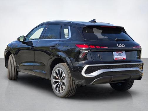 2026 Audi Q3 S line
