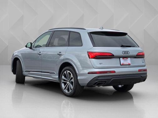 2026 Audi Q7 45 Premium Plus