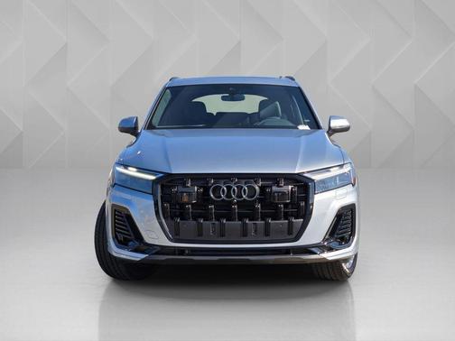 2026 Audi Q7 45 Premium Plus