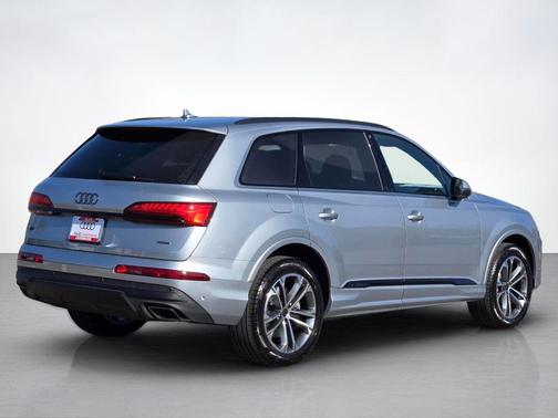 2026 Audi Q7 45 Premium Plus