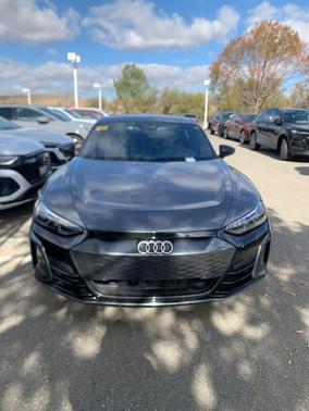 Daytona Gray Pearl Effect 2024 Audi RS e-tron GT Base