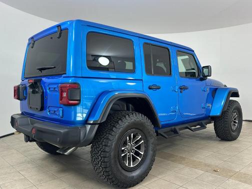 Hydro Blue Pearlcoat 2024 Jeep Wrangler Rubicon 392