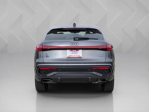 Daytona Gray Pearl 2026 Audi Q5 PLUS