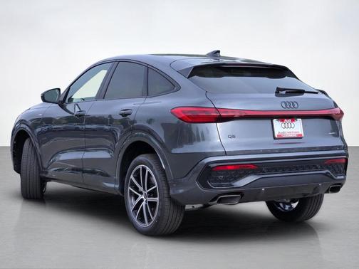 Daytona Gray Pearl 2026 Audi Q5 PLUS