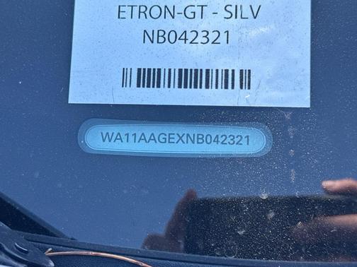 Florett Silver Metallic 2022 Audi e-tron S line Premium