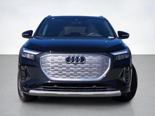 Mythos Black Metallic 2023 Audi Q4 e-tron 40 Premium Plus