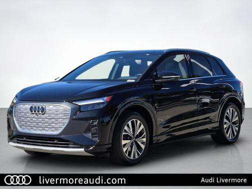 Mythos Black Metallic 2023 Audi Q4 e-tron 40 Premium Plus
