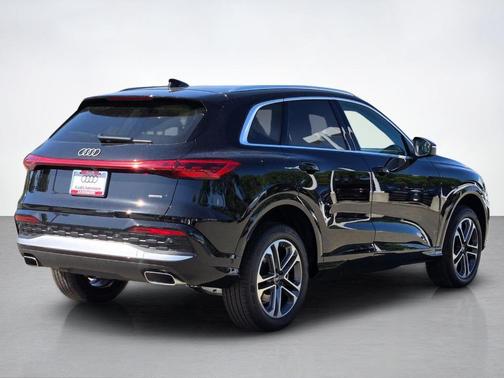 Black 2026 Audi Q5 PLUS