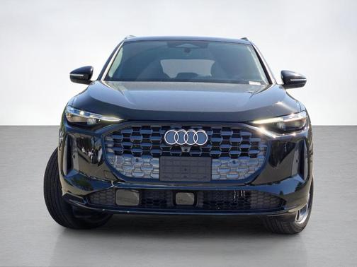 Black 2026 Audi Q5 PLUS