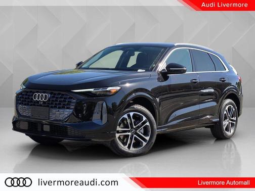 Black 2026 Audi Q5 PLUS
