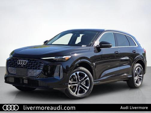 Black 2026 Audi Q5 PLUS