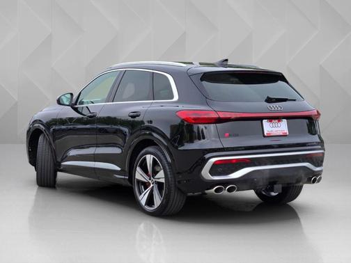 Mythos Black Metallic 2026 Audi SQ5 3.0T Premium Plus
