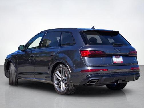 Daytona Gray Pearl 2026 Audi Q7 55 Prestige