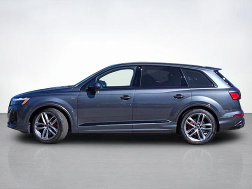 Daytona Gray Pearl 2026 Audi Q7 55 Prestige