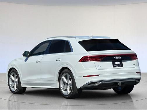 Glacier White Metallic 2023 Audi Q8 55 Prestige