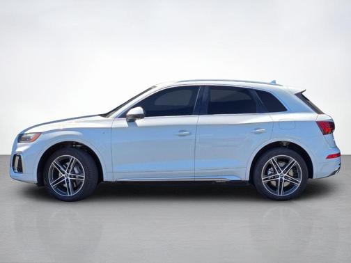 Glacier White Metallic 2023 Audi Q5 e 55 S line quattro Premium