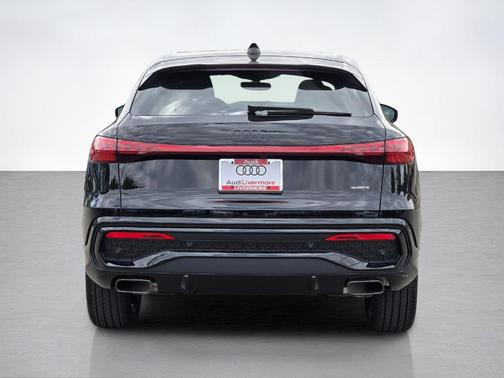 Black 2026 Audi Q5 PLUS