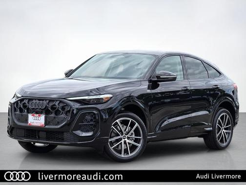 Black 2026 Audi Q5 PLUS