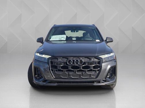 2026 Audi SQ7 4.0T Premium Plus