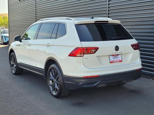 Pure White 2024 Volkswagen Tiguan 2.0T SE