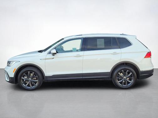 Pure White 2024 Volkswagen Tiguan 2.0T SE