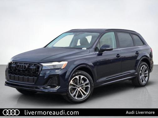 Waitomo Blue Metallic 2026 Audi Q7 45 Premium