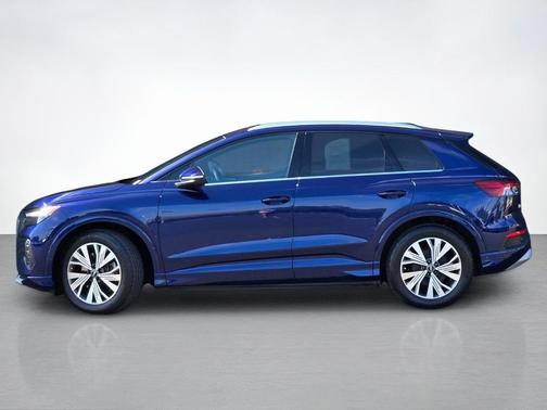 Navarra Blue Metallic 2024 Audi Q4 e-tron 40 Premium Plus