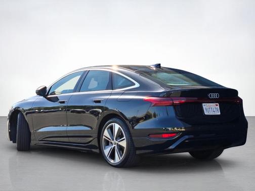 Mythos Black Metallic 2025 Audi A6 e-tron Premium