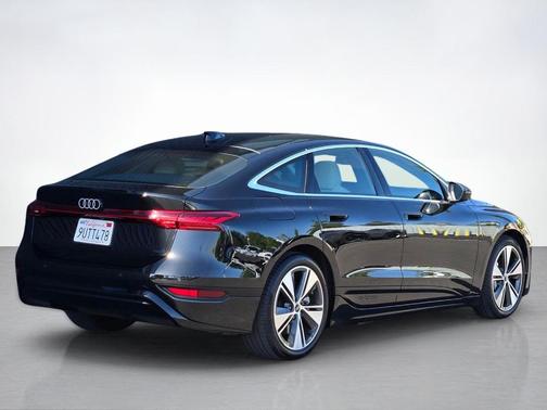 Mythos Black Metallic 2025 Audi A6 e-tron Premium