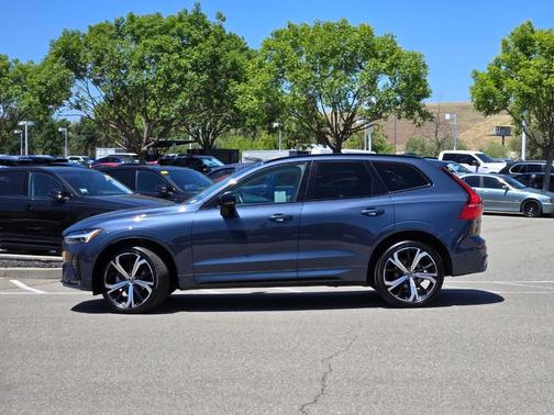 Denim Blue Metallic 2023 Volvo XC60 B5 Ultimate Dark Theme