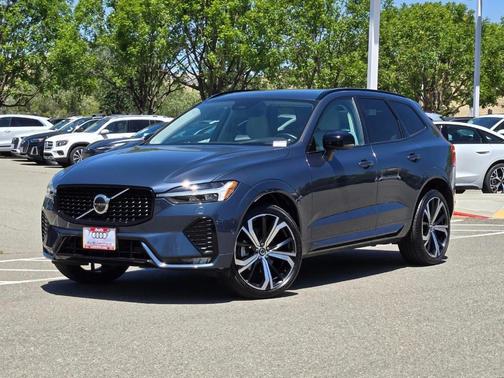 Denim Blue Metallic 2023 Volvo XC60 B5 Ultimate Dark Theme