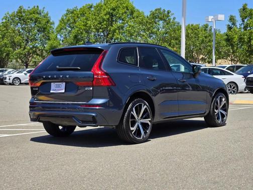 Denim Blue Metallic 2023 Volvo XC60 B5 Ultimate Dark Theme
