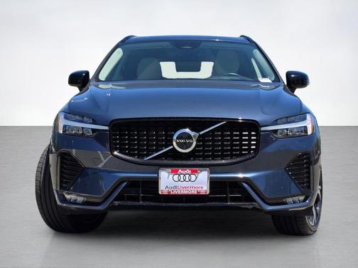 Denim Blue Metallic 2023 Volvo XC60 B5 Ultimate Dark Theme