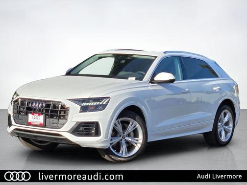 Glacier White Metallic 2023 Audi Q8 55 Premium Plus