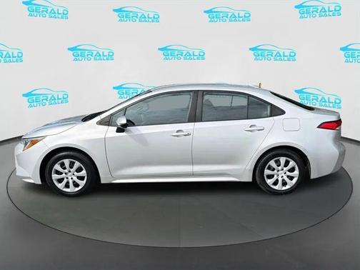 Silver Sky Metallic 2022 Toyota Corolla LE