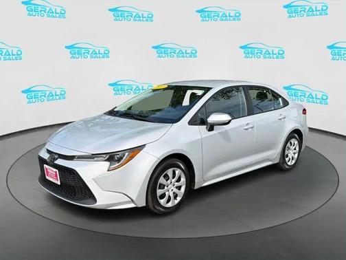 Silver Sky Metallic 2022 Toyota Corolla LE