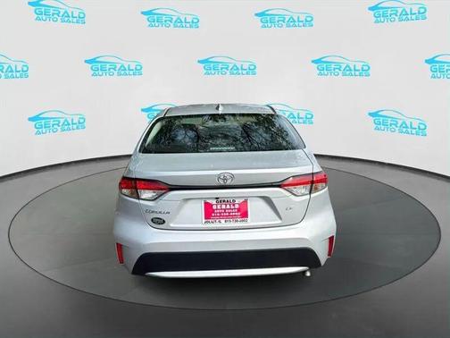 Silver Sky Metallic 2022 Toyota Corolla LE