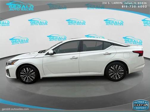 Pearl White Tricoat 2024 Nissan Altima 2.5 SV