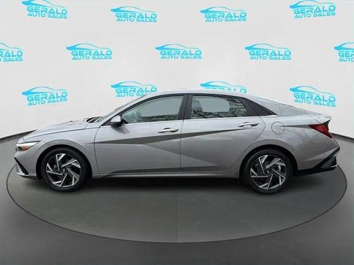 Fluid Metal 2024 Hyundai ELANTRA Limited