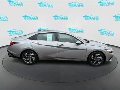 Fluid Metal 2024 Hyundai ELANTRA Limited