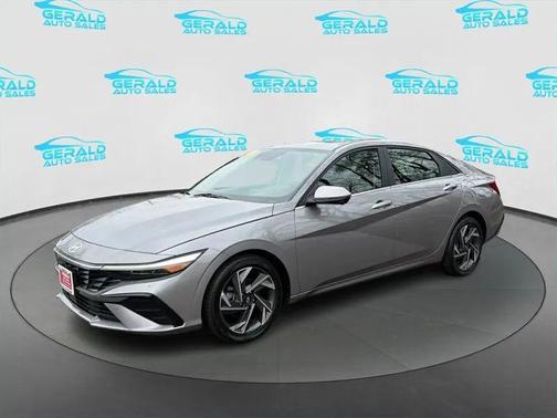 Fluid Metal 2024 Hyundai ELANTRA Limited
