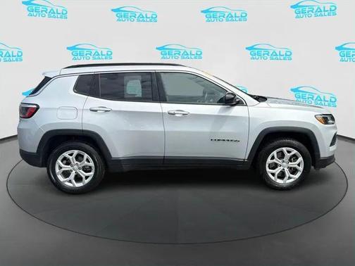 Silver Zynith Clear Coat 2024 Jeep Compass Latitude