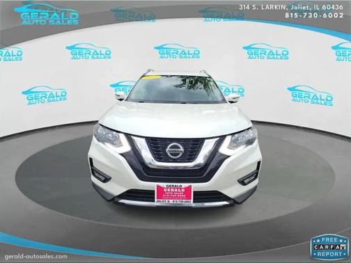White 2019 Nissan Rogue SV